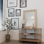 Boutique Loft 3 Units * טילבורג