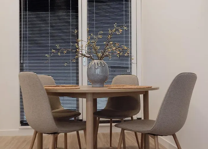 Boutique Loft 3 Units * 提耳堡